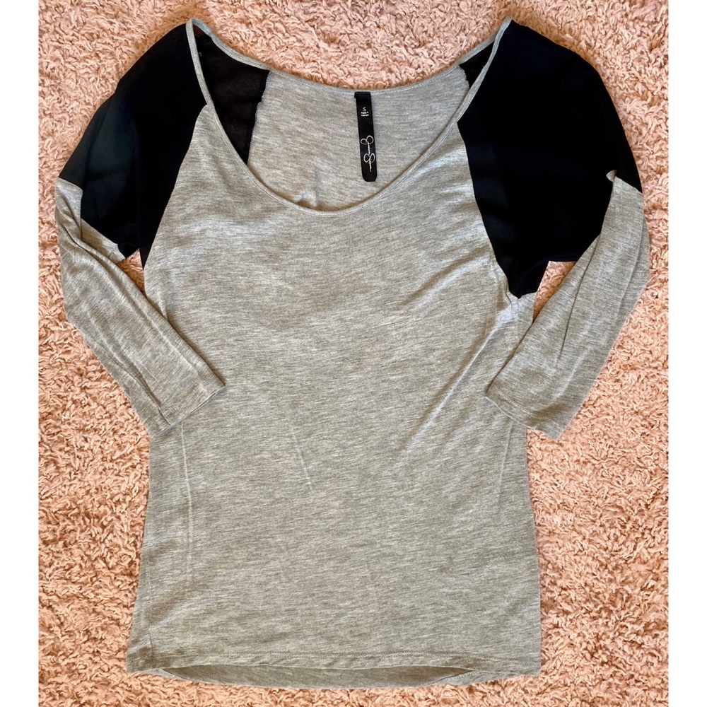 Jessica Simpson Sheer 3/4 Sleeve Top shirt Black and Gray – Size Small